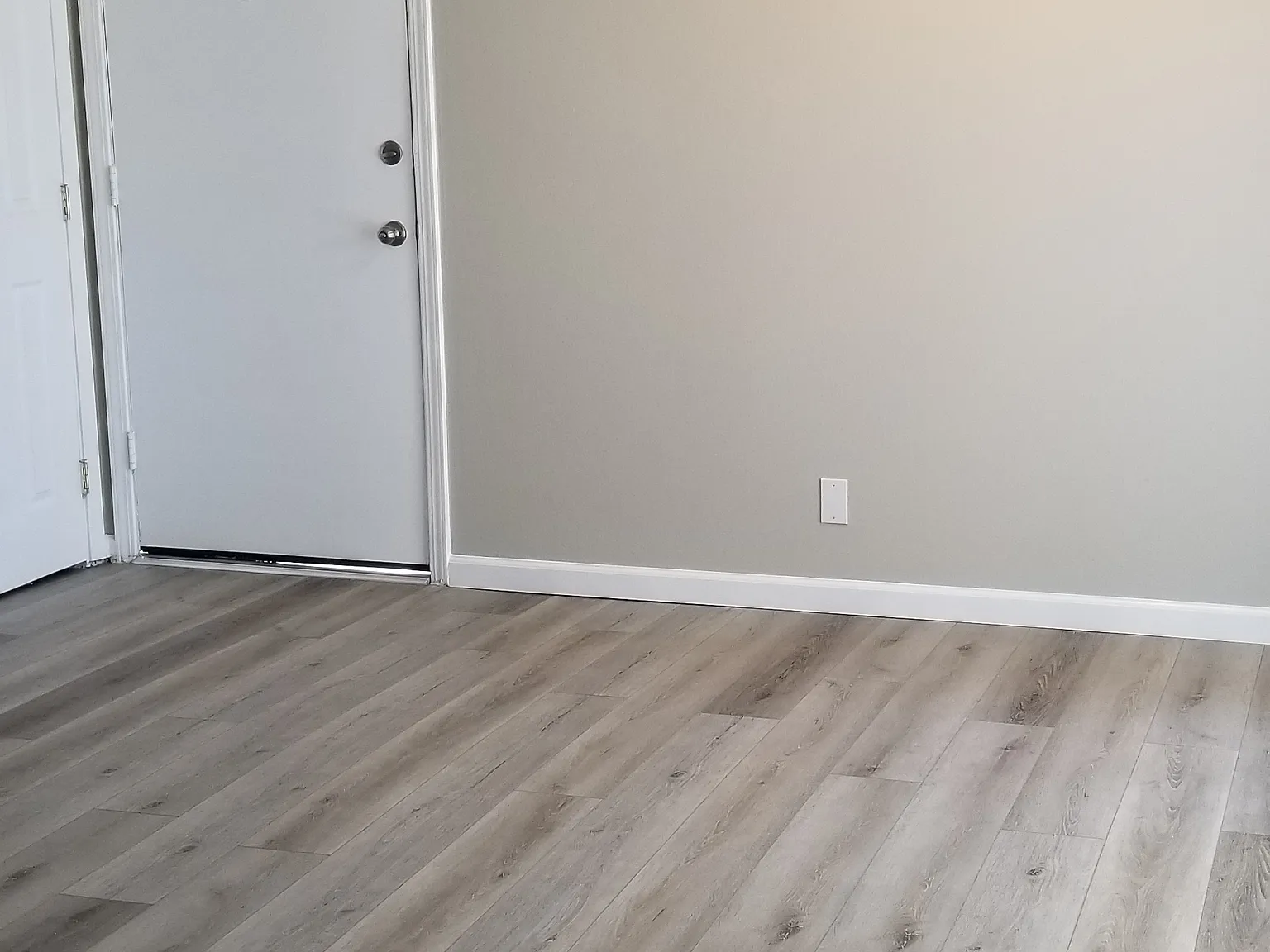 Chateau Gardens Apartments — Photo 4