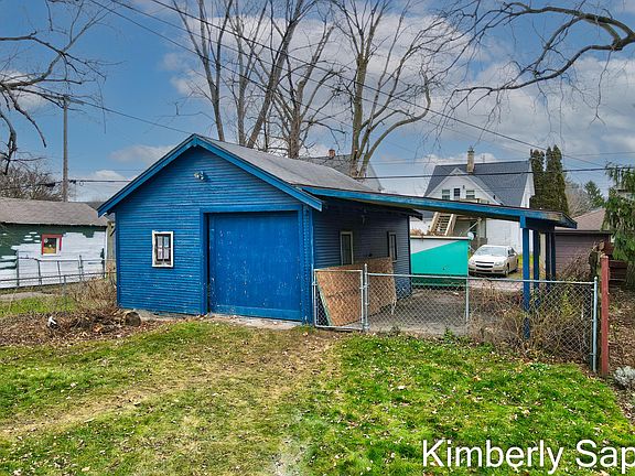 5th image of 44 Richards Ave NW