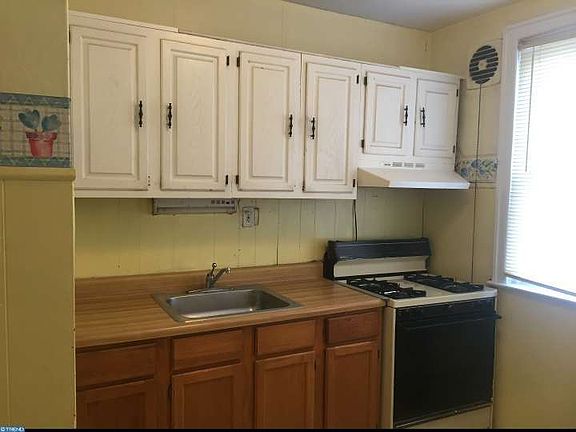 4th image of 4415 Princeton Ave