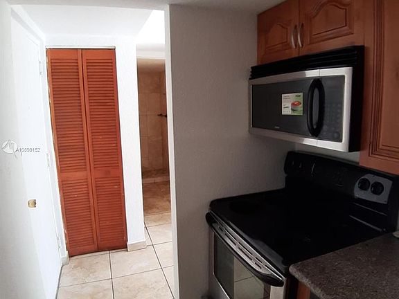 5th image of 1740 NW North River Dr APT 212