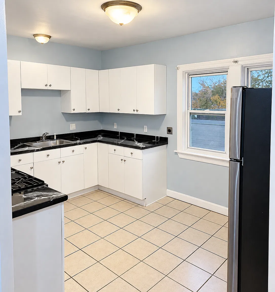 3 bed, 1000 sqft, $2,000 — Photo 2