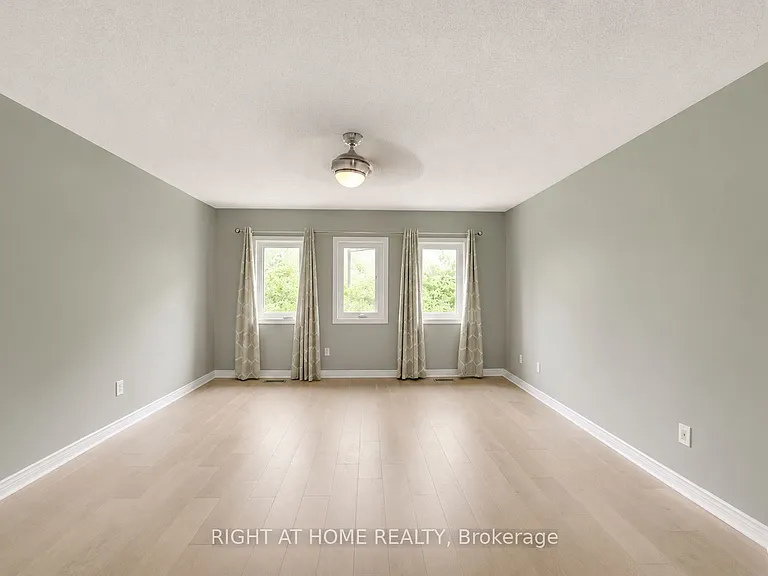 2233 Rockingham Dr — Photo 16