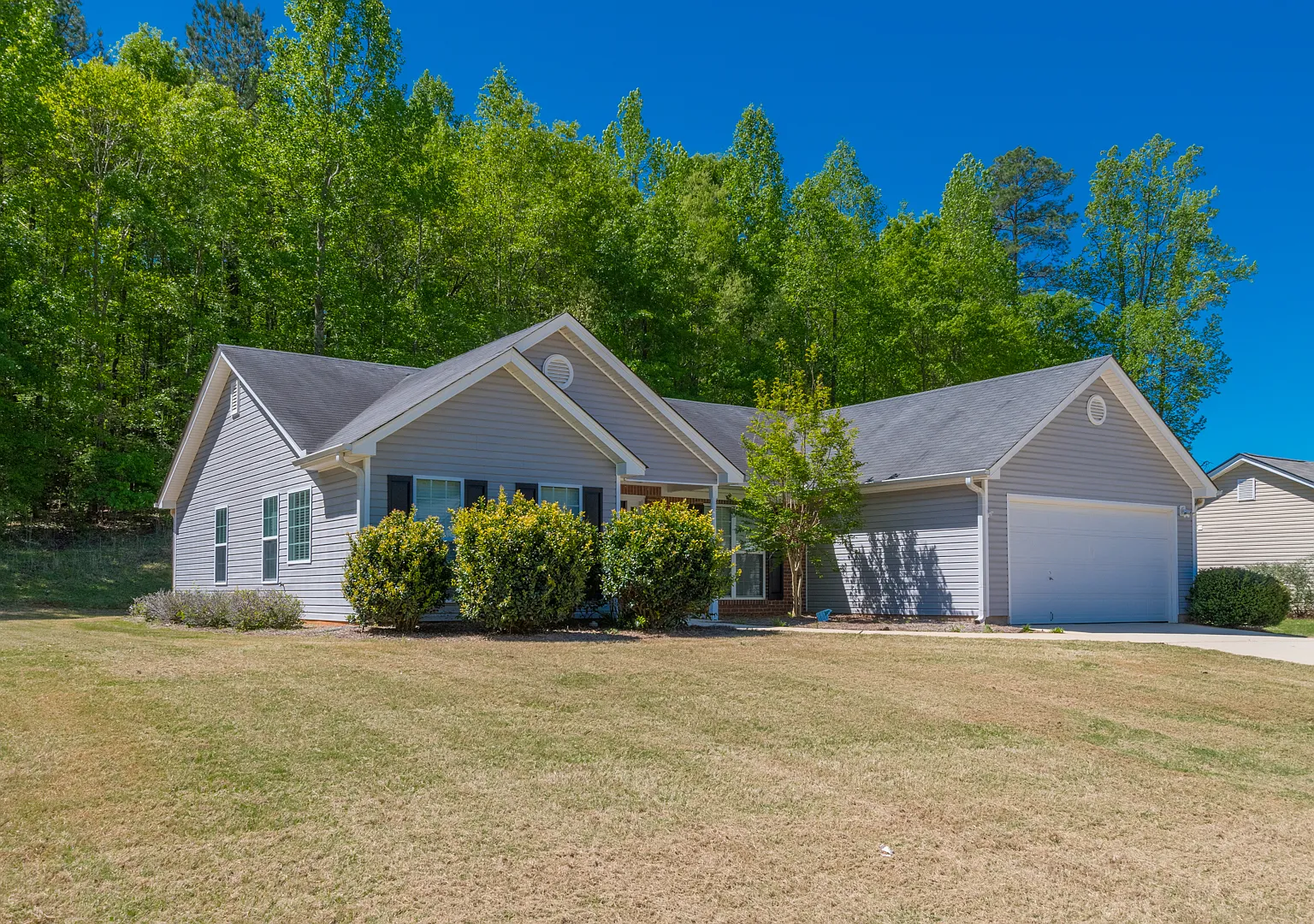 3 bed, 2.0 bath, 1630 sqft, $1,995 — Photo 1