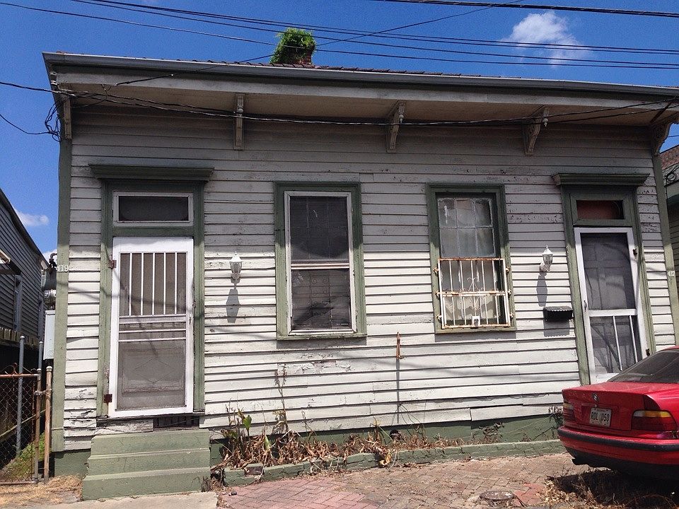 2nd image of 417 Harmony St