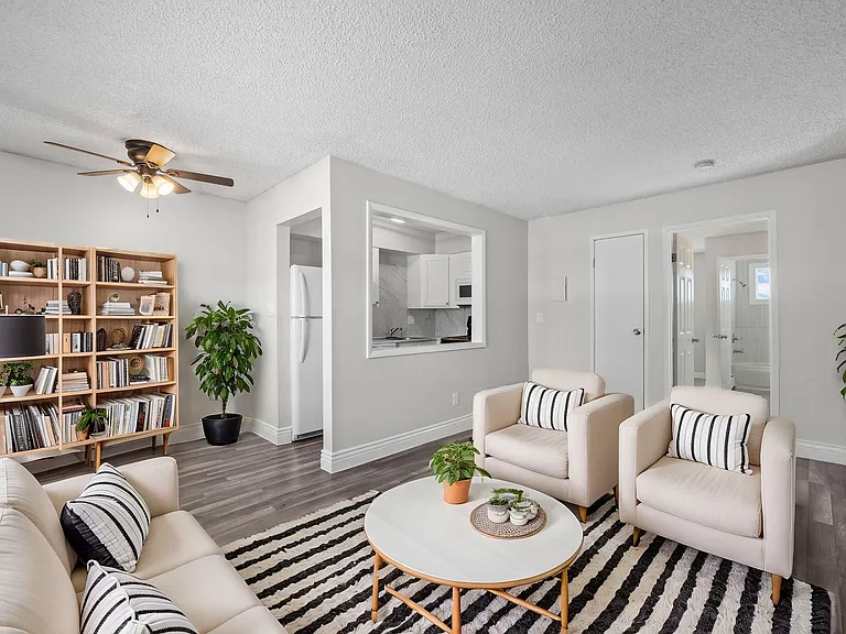 The Atrium - Lease Now, Live Easy — Photo 6