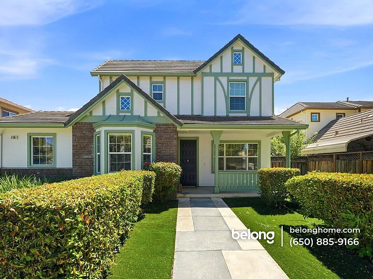 118 E Heritage Dr — Photo 1