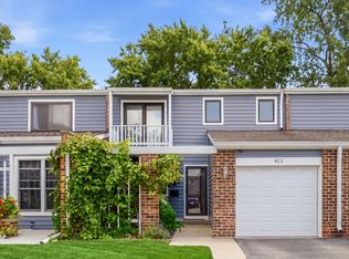 411 Hickory Dr #411, Wheeling, IL 60090