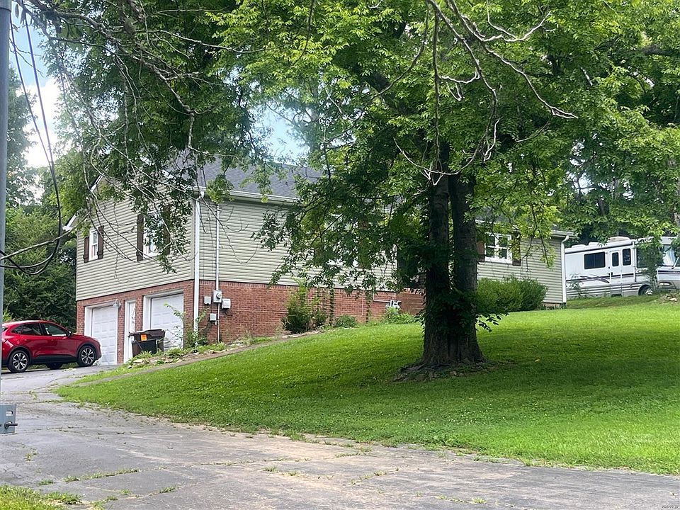 1st image of 209 Elliott Ct