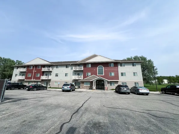 221 2nd St, Dodge Center, MN
