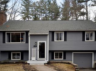 32 Barbour Rd, Hampton, NH 03842