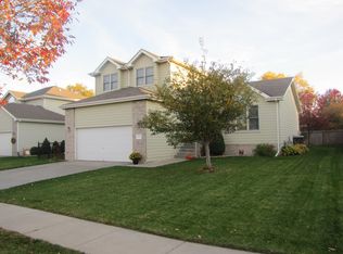 7915 Medicine Hat Rd, Lincoln, NE 68505