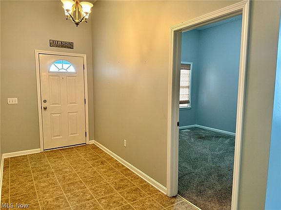 5th image of 113 Carriage Ct
