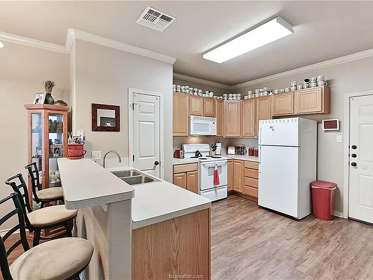 3840 Oldenburg Ln — Photo 4