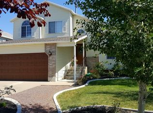 898 E 625 S, Layton, UT 84041