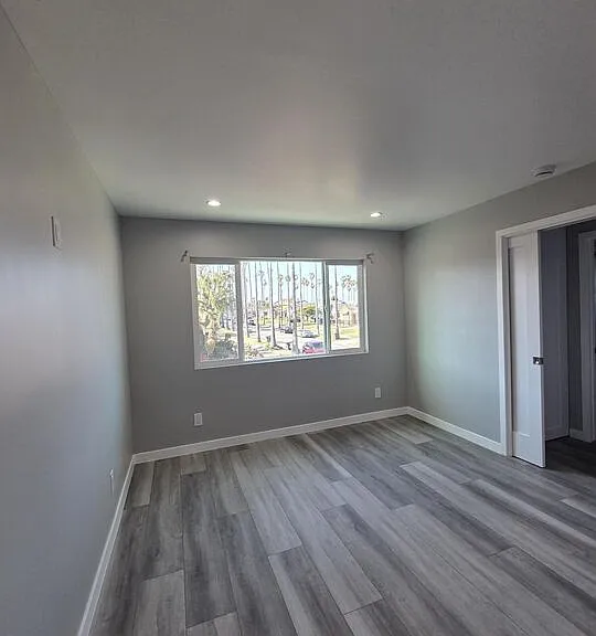 5353 S Harcourt Ave — Photo 4