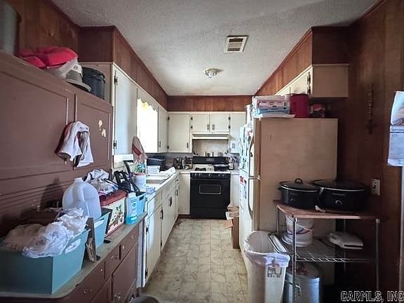 3rd image of 304 Crossroads St
