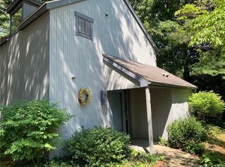 8 Pond Cir UNIT 8, Avon, CT 06001