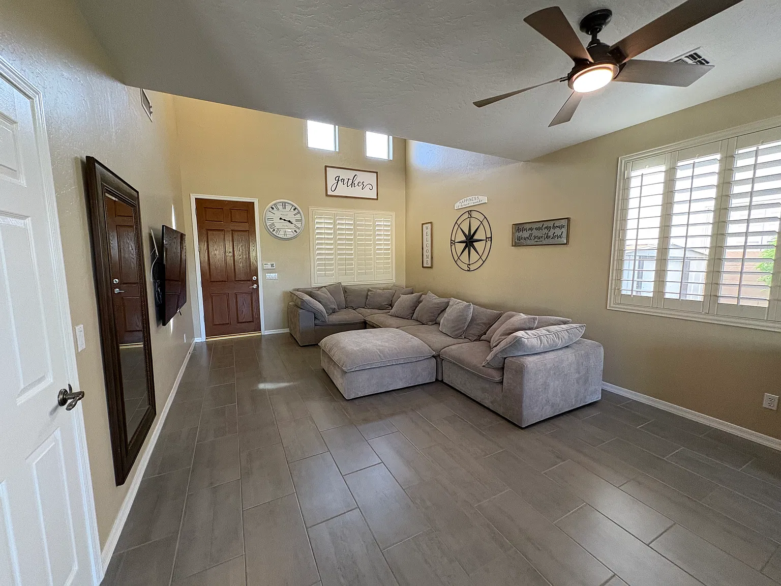 4 bed, 2.5 bath, 2465 sqft, $2,850 — Photo 4