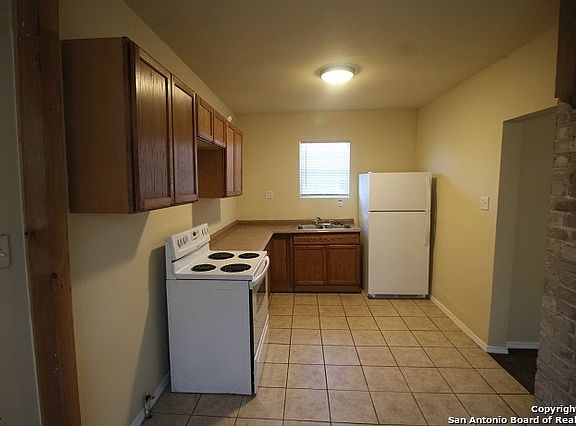 4th image of 1106 North Ctr