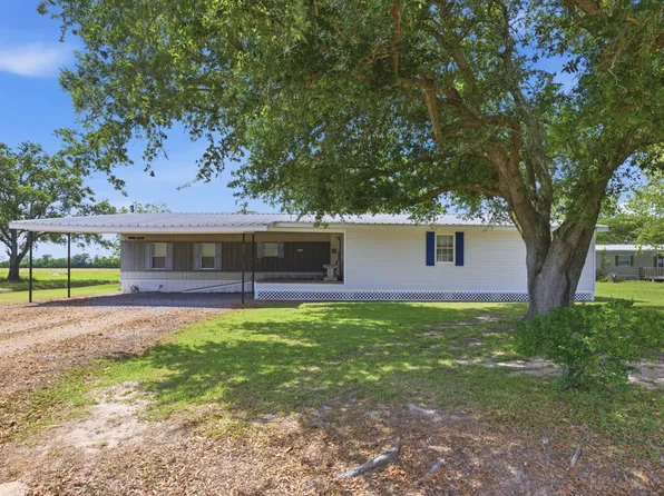 17427 Peloquin Rd, Jennings, LA 70546