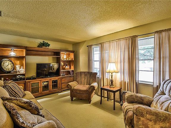 3rd image of 1113 Walters Dr
