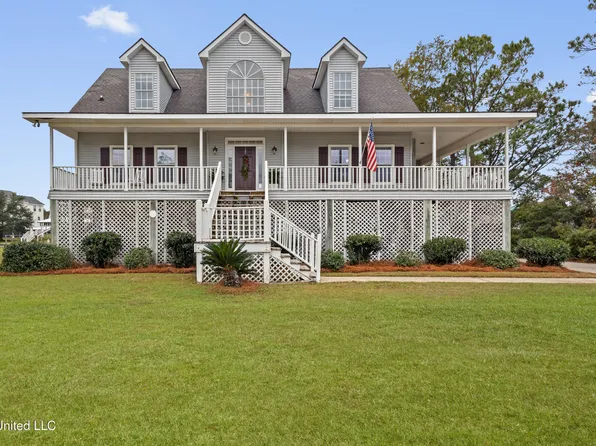 143 Ridgewood Dr, Pass Christian, MS 39571