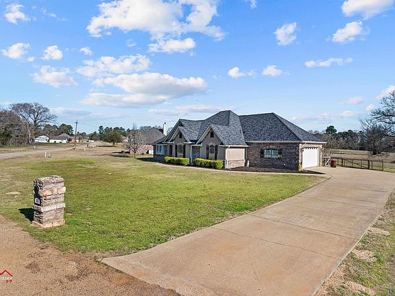 4th image of 311 Cypress Creek Dr