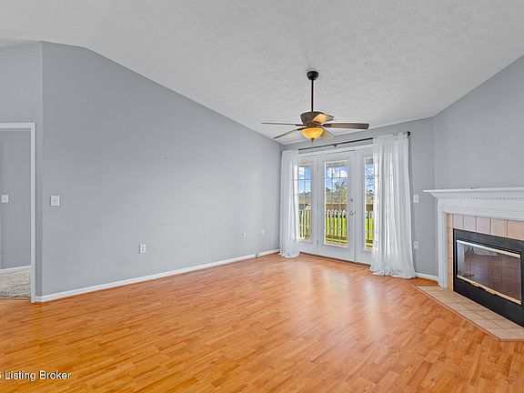 4th image of 1303 Swan Pointe Blvd Unit 202
