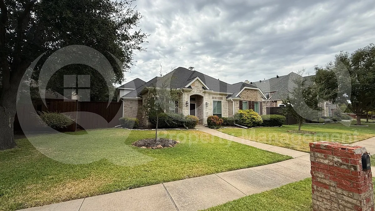 3 bed, 3.0 bath, 2727 sqft, $3,300 — Photo 1