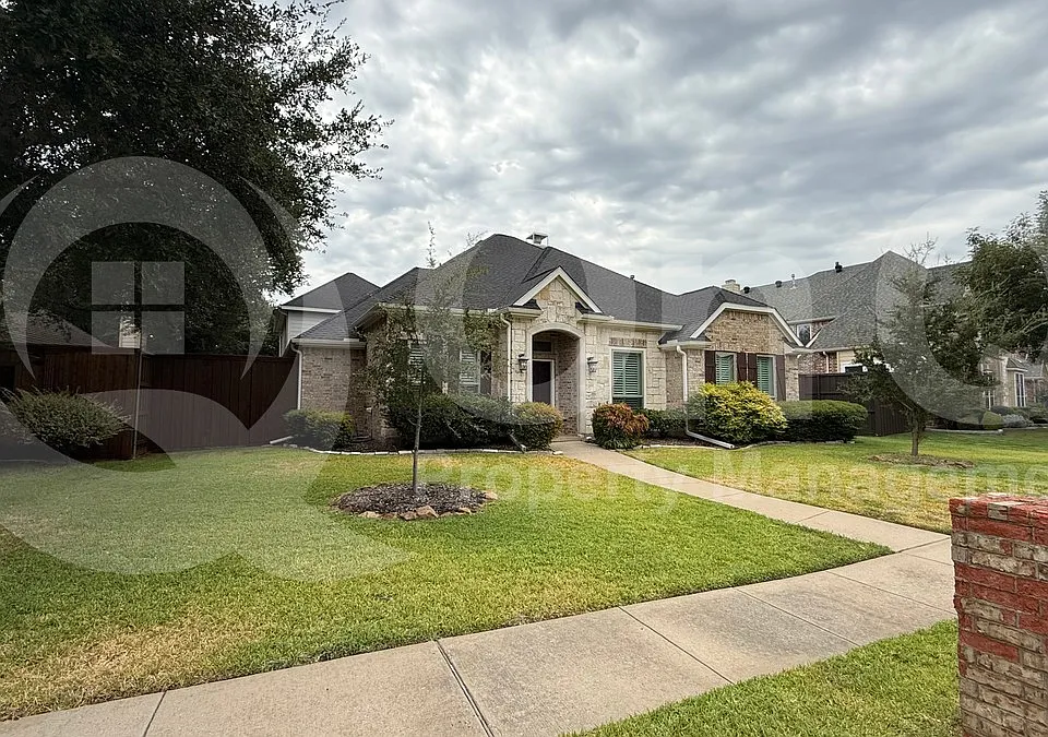 1219 Bridgeway Ln