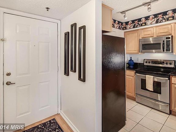5th image of 1524 Lincoln Way APT 419