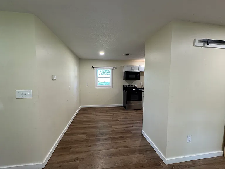 615 N Zimmer Rd — Photo 3