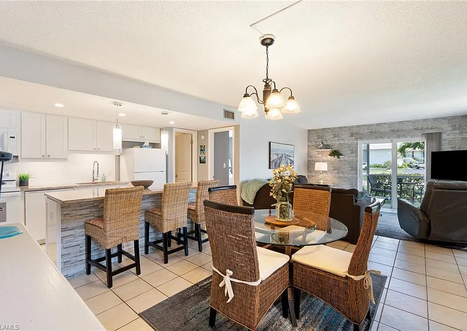 240 Palm Dr #48-1