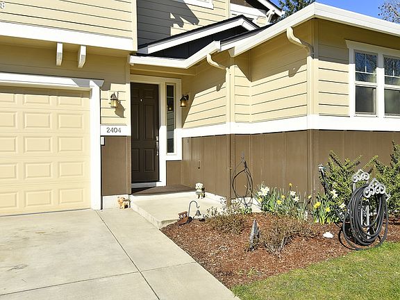 4th image of 2404 NW 4th Ave
