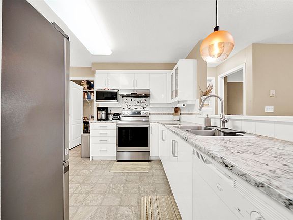 5th image of 15298 20th Ave #209