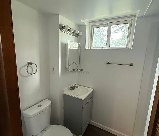 1209 N North St #B1 — Photo 5