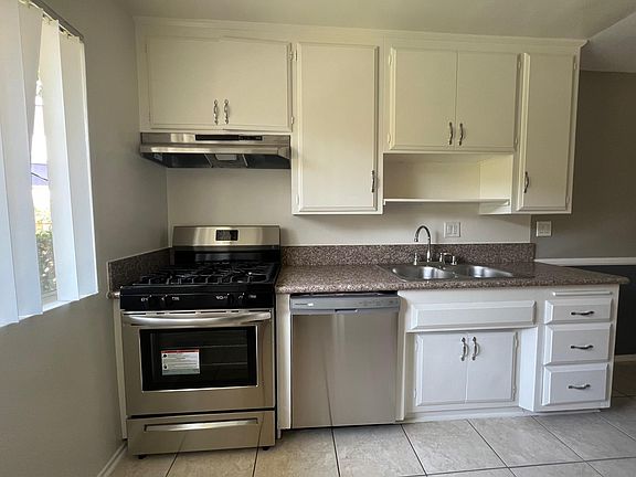3rd image of 5430 Corteen Pl APT 7