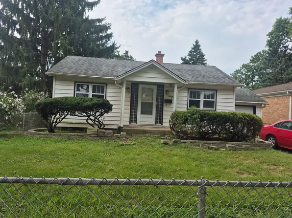 726 E Grand Lake Blvd, West Chicago, IL 60185
