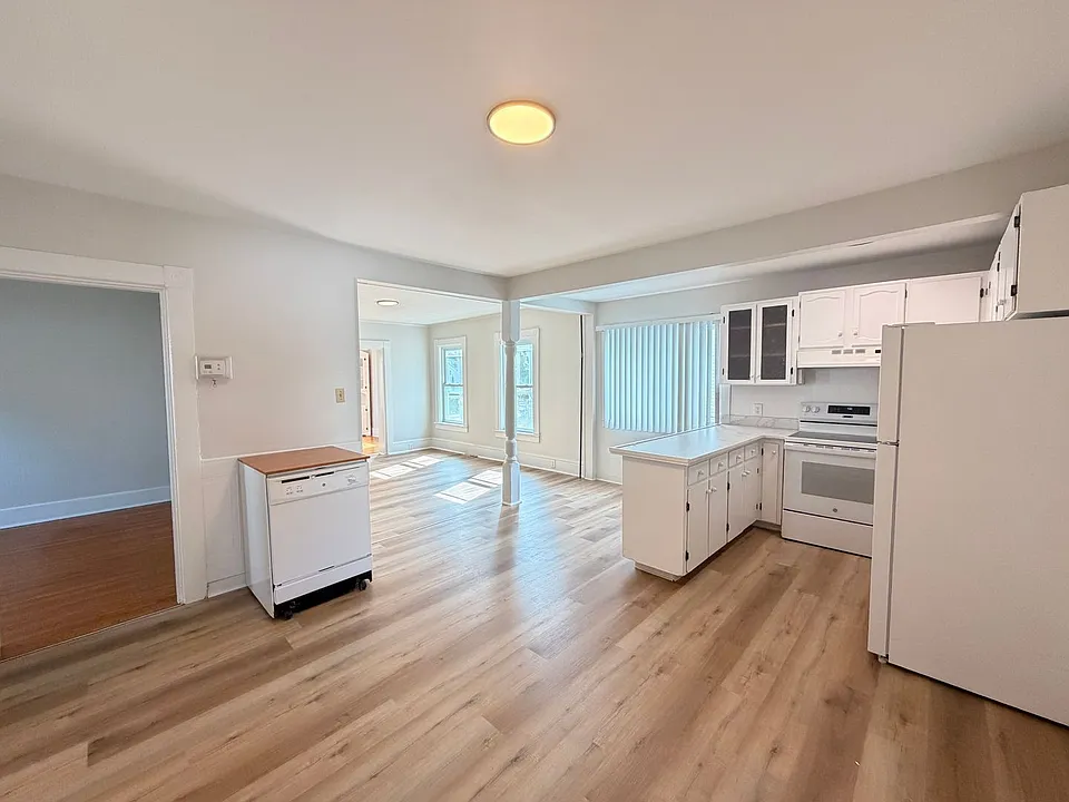268 Bartlett St #1