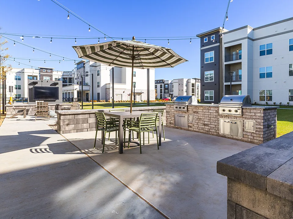 Heritage Grove apartments community photo