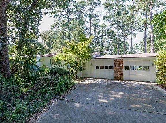 4th image of 2741 Claire Ln