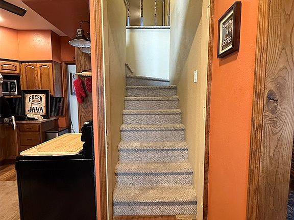 3rd image of 614 E 4th St