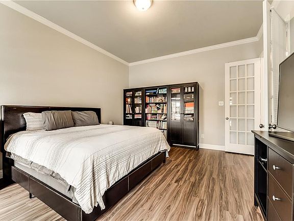 5th image of 6917 Cambridge Dr