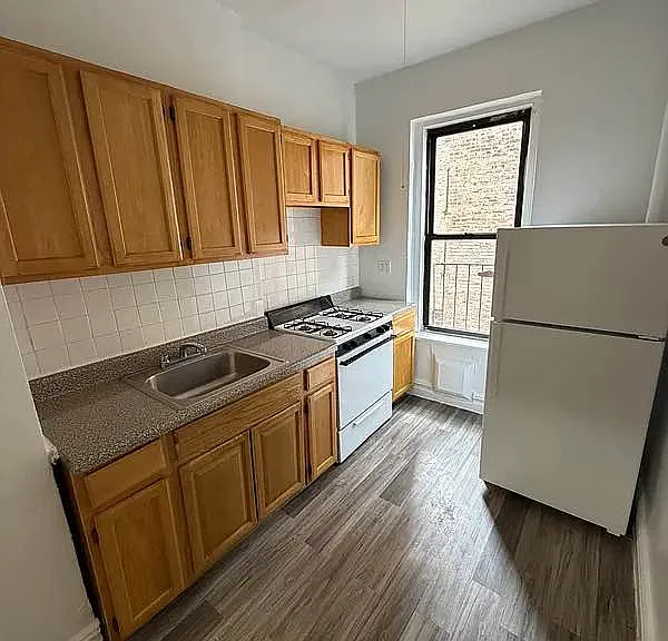 35-19 147th St #9C — Photo 2