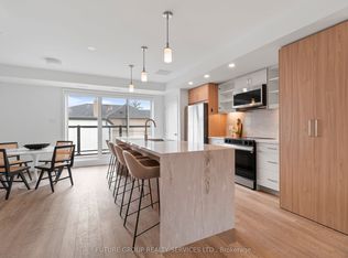 34 Poplar Ave Unit 4, Toronto, ON M9B 3R4