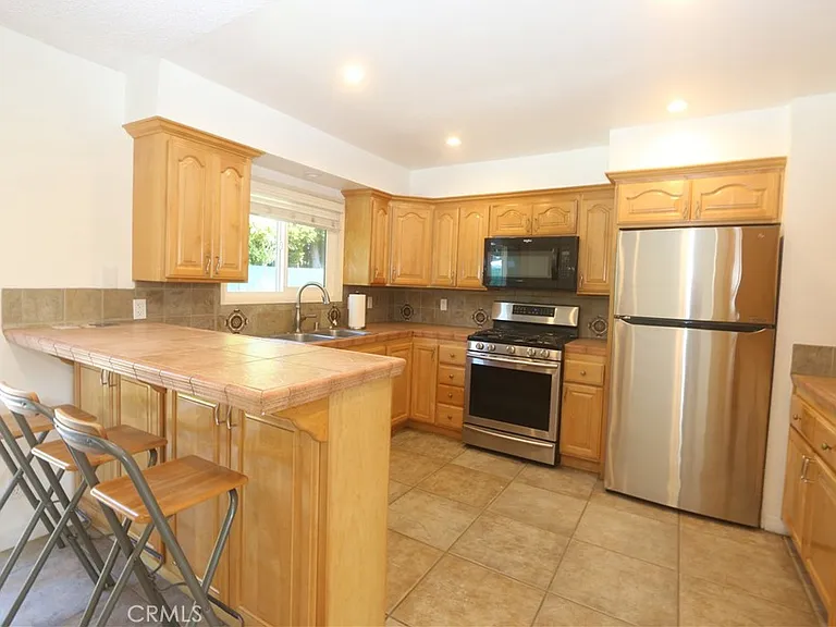 16572 Patricia Ln — Photo 4