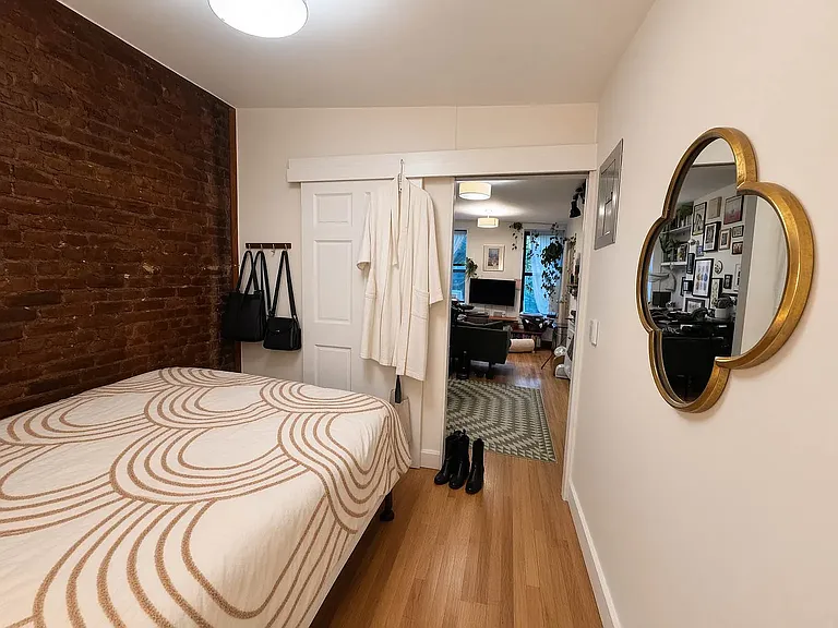 518 E 6th St #2 — Photo 3