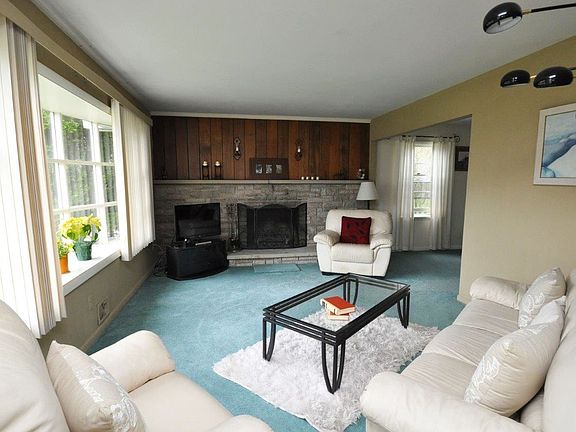 4th image of 68 Hillcrest Dr