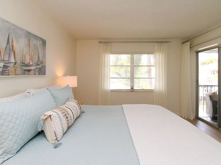 1686 Blue Point Ave #B7 — Photo 38