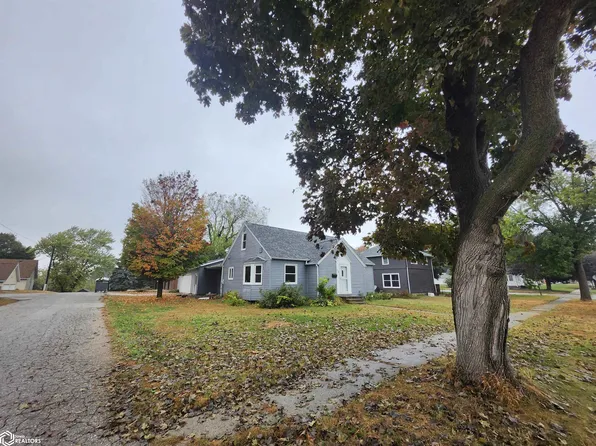 316 S 8th St, Forest City, IA 50436